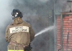 В Шахтах на улице Советской горели гаражи