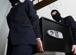 В Шахтах из частного дома воры вынесли сейф с двумя миллионами рублей