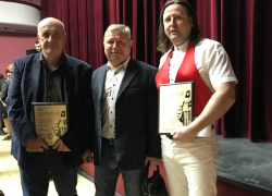 Режиссер и художник-постановщик Шахтинского драмтеатра получили заслуженные награды областного уровня
