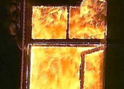 В Шахтах сгорел частный дом на улице Октябрьской