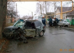 В Шахтах в «лобовом» ДТП столкнулись «Шевроле» и «Хонда»