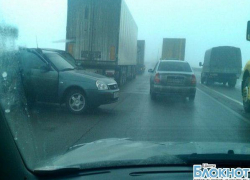 На трассе под Шахтами столкнулись 18 автомобилей