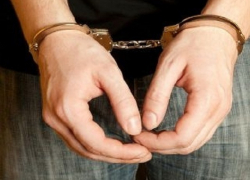 В Шахтах поймали двоих человек, находившихся в розыске