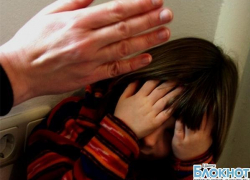 В Шахтах осудили жестокую бабушку, которая наказывала внучек шлангом и разделочной доской 