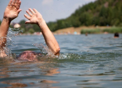 На городском пляже Шахт утонул пенсионер
