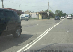 В Шахтах начертили двойную сплошную, "забыв" про повороты налево