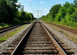 Временно перекроют железнодорожный переезд под Шахтами