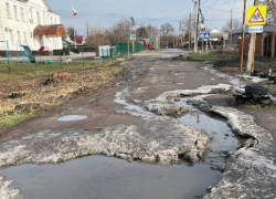Жители Азовской улицы в Шахтах много лет страдают от постоянных затоплений