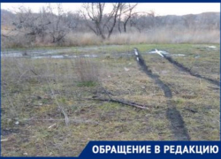 В Шахтах сливают фекалии возле дорог