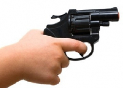 В Шахтах ребенок выстрелили из пистолета себе в голову