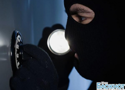 Неизвестный взломал оружейный сейф в квартире жителя Шахт