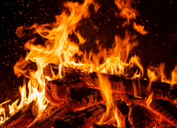 Семья из Шахт оказалась на улице после пожара прямо перед Новым годом