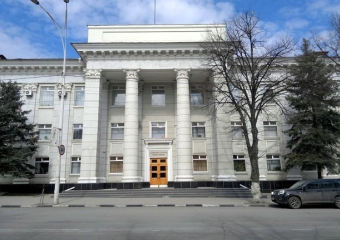 Пристыдил за открытые люки и пообещал в Шахтах больше дворников – Анатолий Глушков провел первую планерку