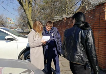 В "гости" к должникам нагрянули шахтинские приставы