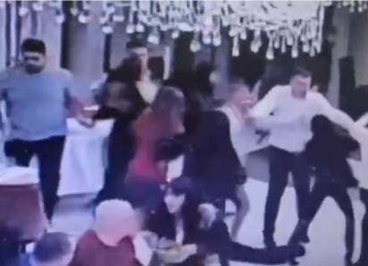 Обвиняемыми после драки в кафе «Кей-Стоун» стали трое, на которых напали 23 человека — жена одного из участников драки