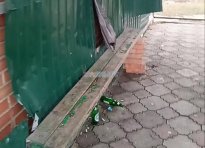 Убитый павильон, стаи собак, отсутствие расписание — все это про конечную остановку №14 в Шахтах