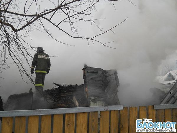В Шахтах сгорели два дома: пожарных подвел замерзший гидрант