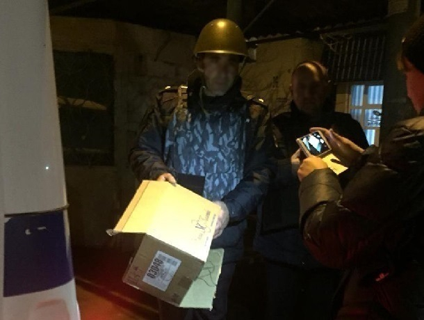 Из-за подозрительной коробки под Шахтами в Каменоломнях перекрыли улицу Крупской