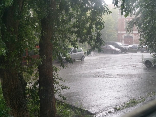 Шахтинцев просят быть осторожными: на Ростовскую область снова надвигается непогода