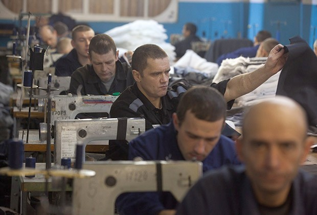 Заключенные шахтинской «девятки» будут производить вещи для муниципальных учреждений и больниц
