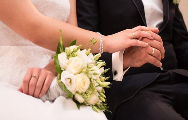 В Шахтах пары вступили в брак в День семьи, любви и верности