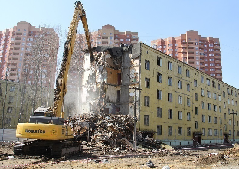 Шахтинскому пенсионеру предлагали продолжать жить в квартире после сноса дома