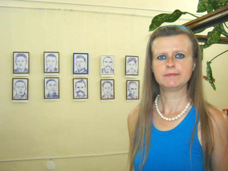 Художница из Новочеркасска Елена Сухорукова сделала выставку в Шахтинском краеведческом музее