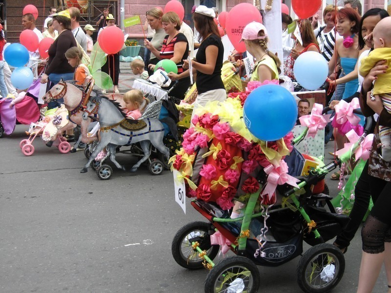 Молодых мам приглашают на парад колясок в Шахтах