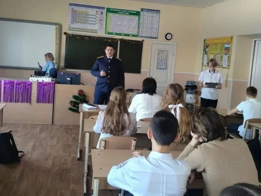 Кадетский класс Следственного комитета РФ открыли в гимназии в Шахтах