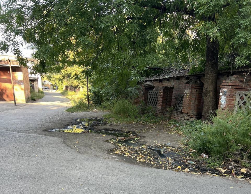 Канализация течет в микрорайоне Горняк: пять лет борьбы без результата