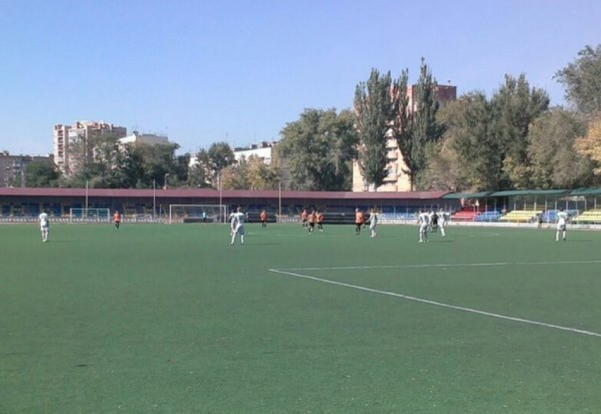 В матче областного чемпионата футболисты Шахт сошлись с командой Батайска