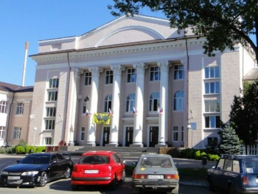 На миллион меньше обойдется ремонт фасада Дворца спорта в Шахтах