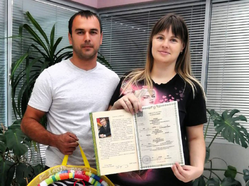 Новорожденная Валерия стала 1000 зарегистрированным в шахтинском ЗАГСе ребенком