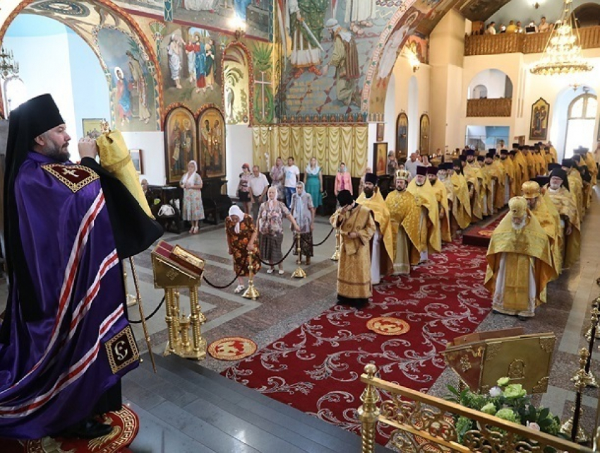Праздничным богослужением отметили семь лет со дня образования Шахтинской епархии