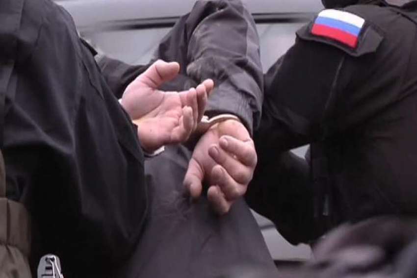 Шахтинец и украинец предстали перед судом за участие в организованной преступной группе 
