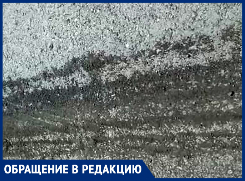 Вместо чистоты оставляет грязь: Елену Шматову интересует вопрос уборки поселка Гидропривод в Шахтах