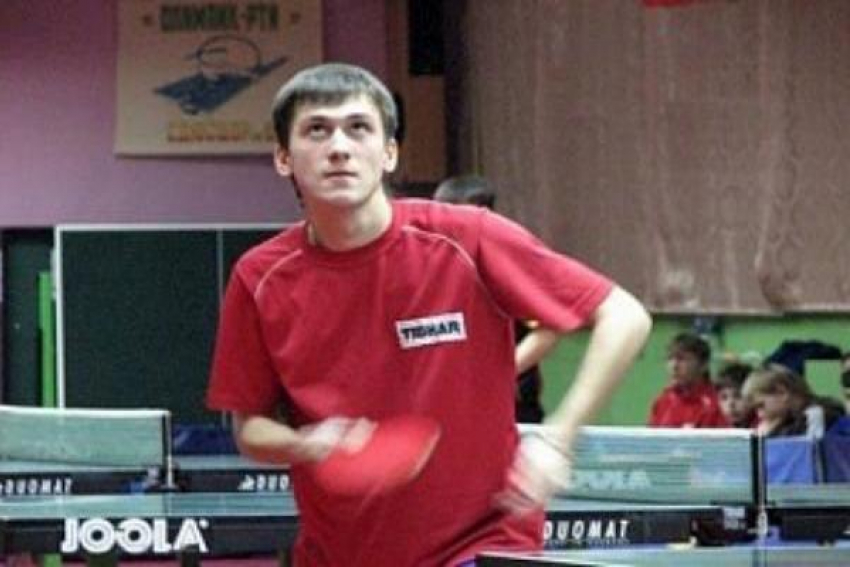 Шахтинец Илья Жидков победил в абсолютной категории в турнире по настольному теннису