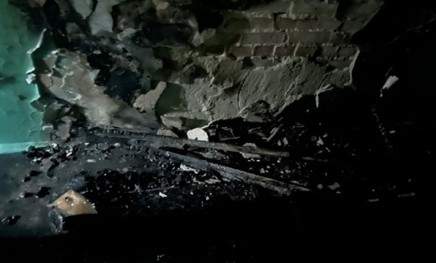 Произошел пожар в подъезде жилого дома на ХБК в Шахтах