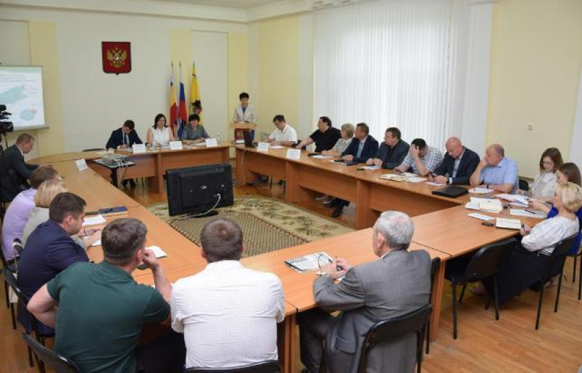 Городские депутаты выяснили, почему Шахты недополучают денег