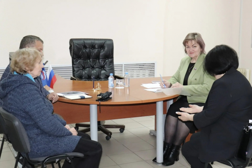 Глава города пообещала решить проблему затопленных подвалов на улице Ворошилова в Шахтах