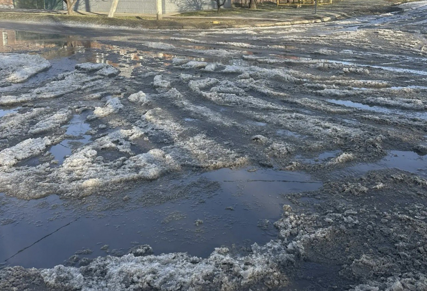 Жители поселка Поповка в Шахтах вторые сутки сидят без воды