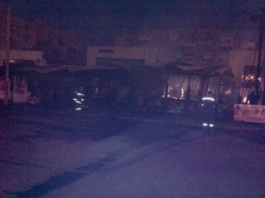 В Шахтах два хулигана сожгли несколько ларьков на территории рынка ХБК