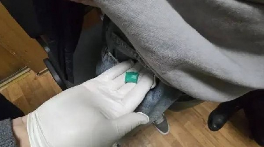 Полицейские обнаружили факт незаконного хранения наркотиков в Шахтах