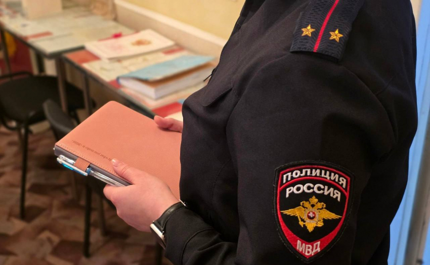 Шахтинец потерял более миллиона рублей, передав деньги курьеру мошенников