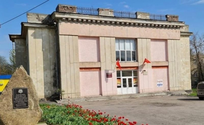 Крышу клуба «Планета» в Шахтах решили отремонтировать