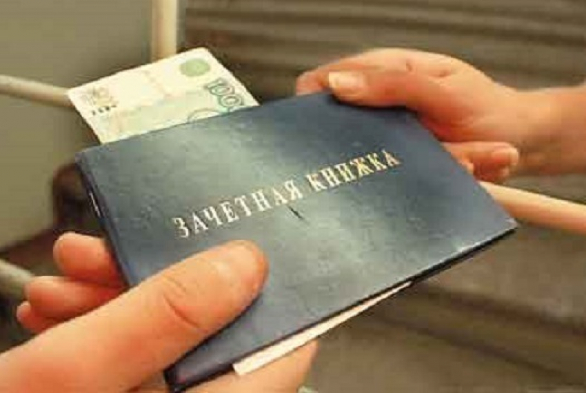 В Шахтах преподаватель истории ДГТУ может сесть на семь лет за взятку от студента