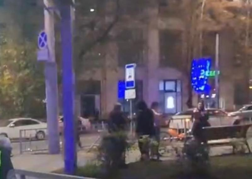 Два 15-летних подростка катались на мотоцикле и пострадали в аварии в Шахтах