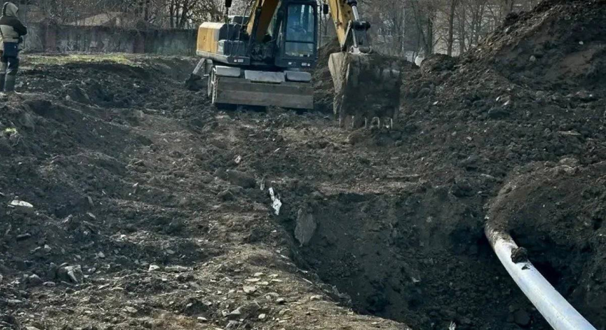 Шоу по ремонту канализации на ХБК в Шахтах затянулось 