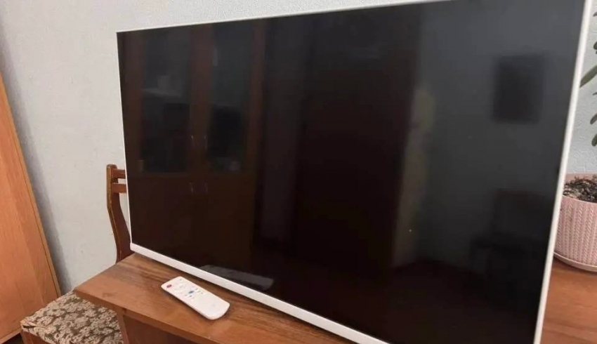 Шахтинец проник в чужую квартиру через окно и украл телевизор