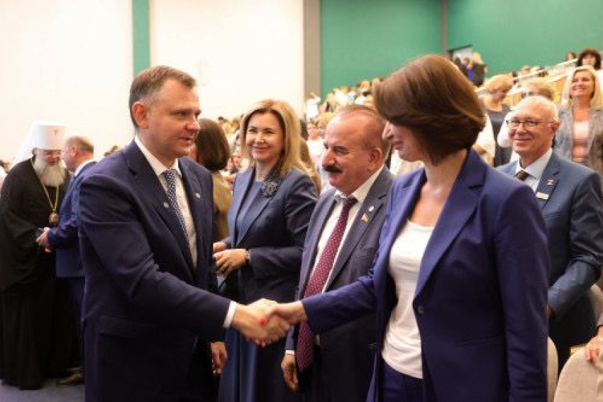 Оклады педагогов Ростовской области проиндексируют с 1 октября